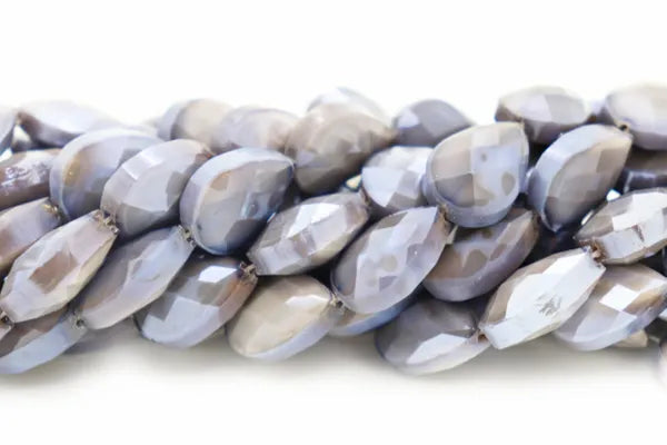 TEAR DROP FACETED CRYSTAL | ABOUT 16 BEADS